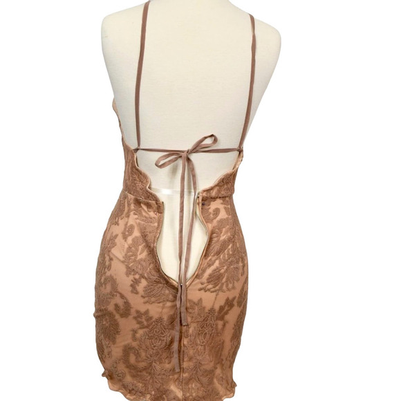 HELLO MOLLY Strapless lined open back pink lace dress  junior size 2 - Picture 2 of 4